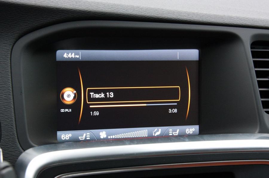  Volvo S60 2010 года  (фото 155 из 226)